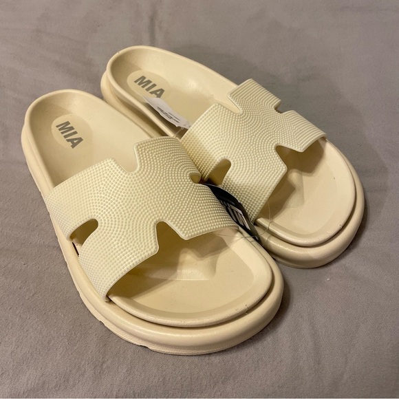 MIA Bertini Sandals in Bone - Picture 5 of 9